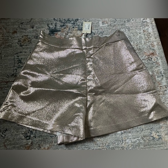 ‼️RARE‼️🎸MAJE🎸🔥NWT🔥 Metallic Silk Blend Shorts in Gold—Size 38 (6 in US) - Picture 4 of 10
